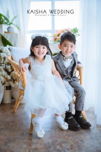 ↓ 穿上公主王子服，就散發貴氣氣場了